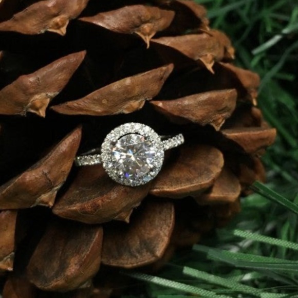 Beautiful 1 1/3 Carat Moissanite Halo Ring - Picture 5 of 7